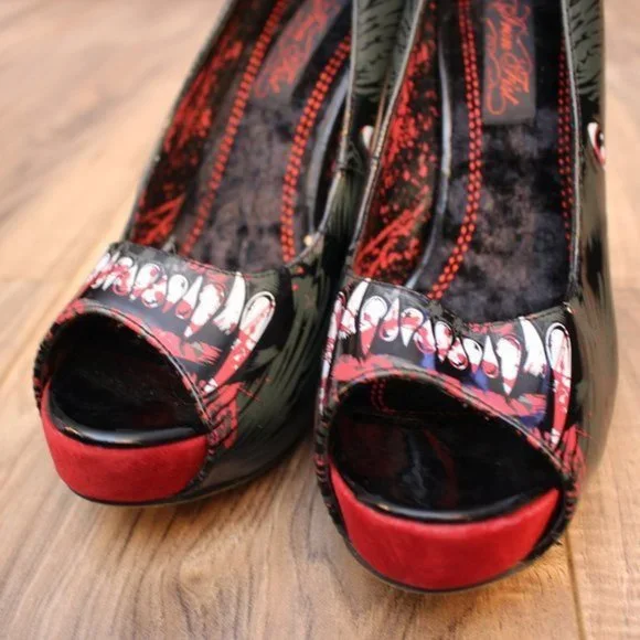 VNTG Iron Fist Wolf Beater Platform Heels - Picture 8 of 11